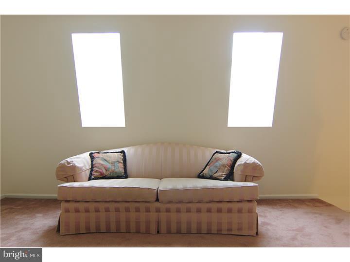 WALNUT HILL - Residential