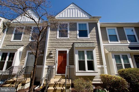 3823 9TH ROAD S ARLINGTON VA 22204