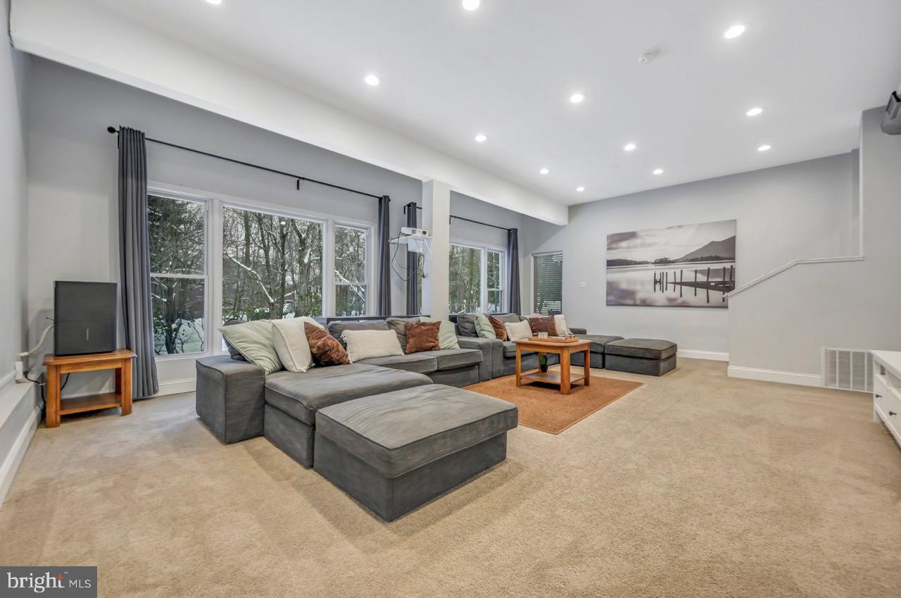 SPLIT ROCK - Residential