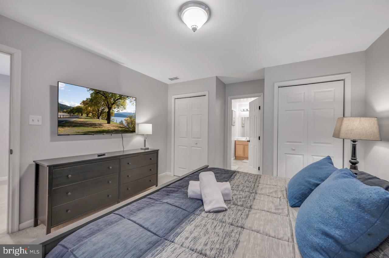 SPLIT ROCK - Residential