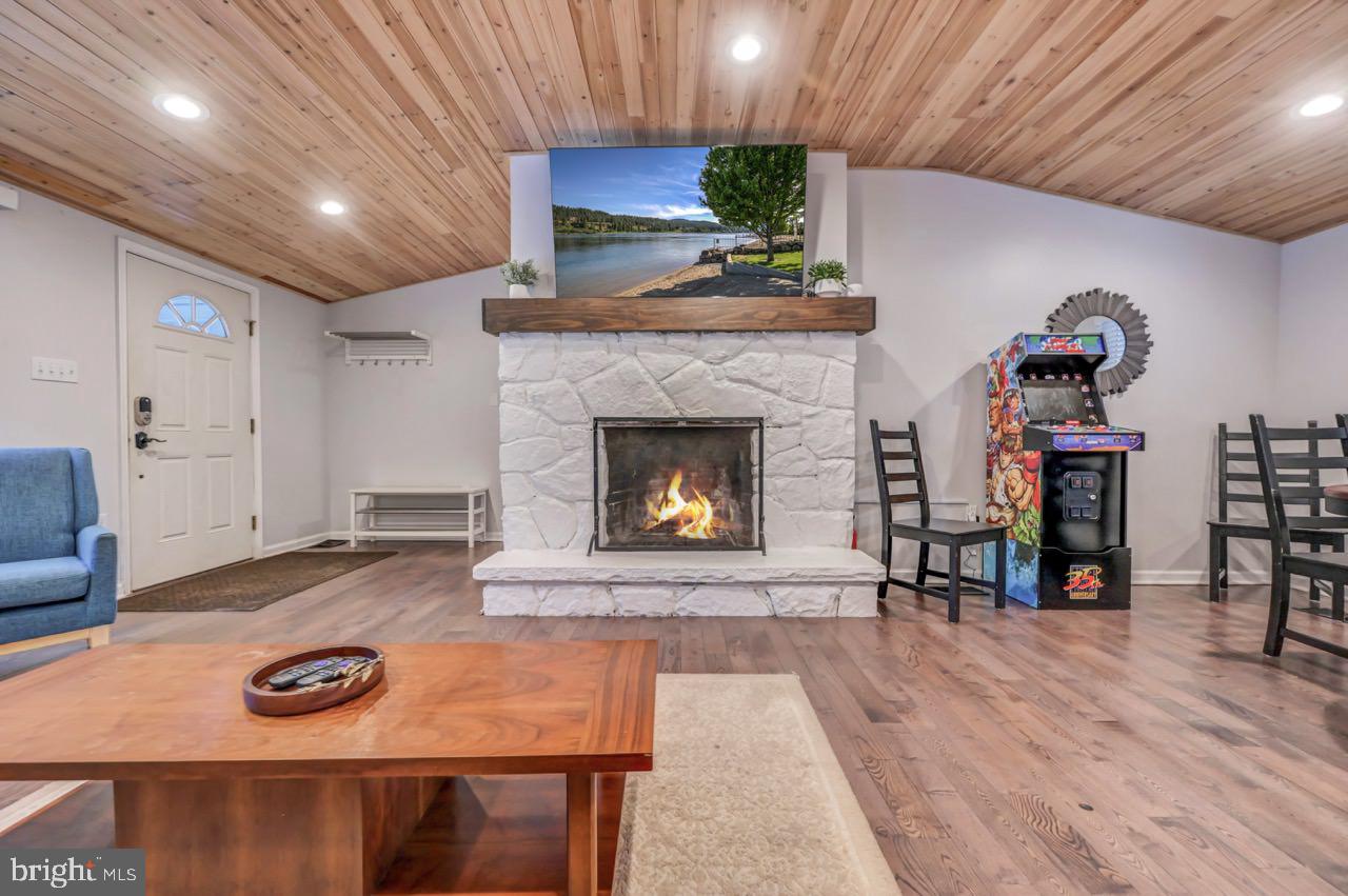 SPLIT ROCK - Residential