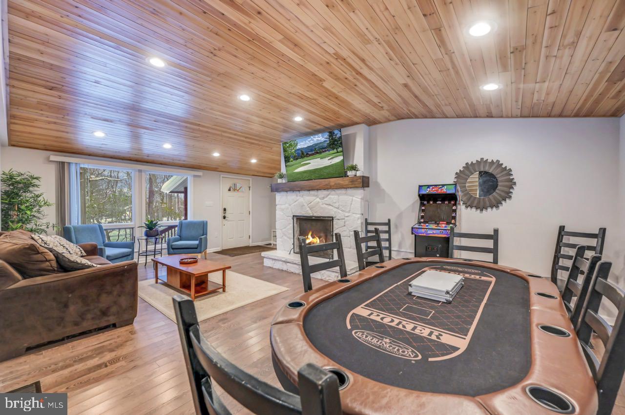 SPLIT ROCK - Residential