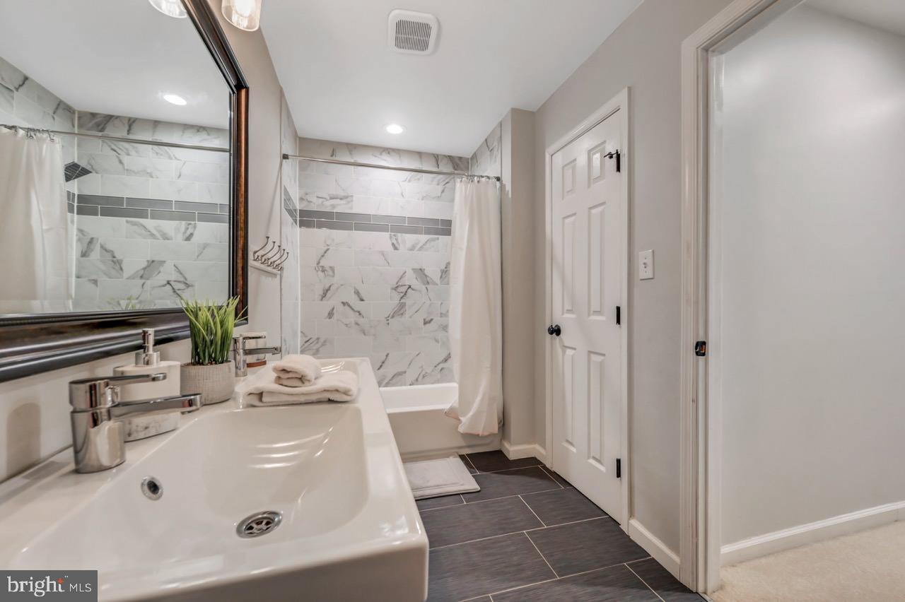 SPLIT ROCK - Residential