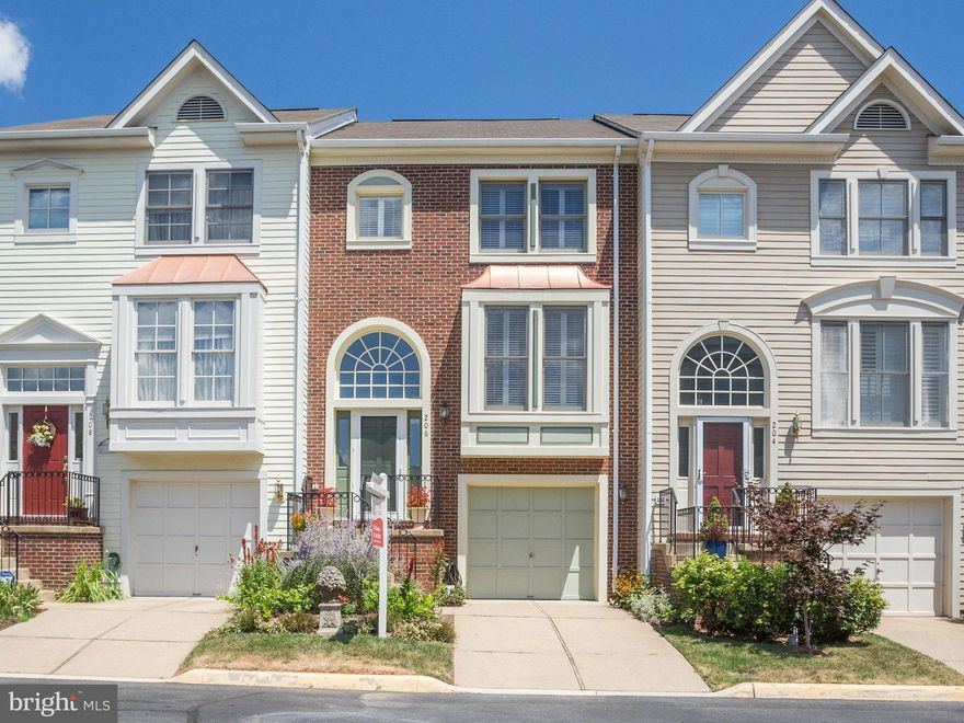 Amazing, Updated townhouse in sought after neighborhood! Very short walk to restaurants and shops of historic downtown Leesburg! Remodeled Kitchen with stainless steel appliances. Large Master suite includes soaking tub and walk-in closet. Open, and spacious floor plan.