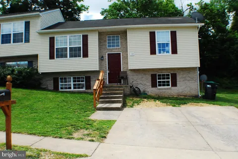 548 Stonewall Street, Strasburg, VA MLS: VASH2011540