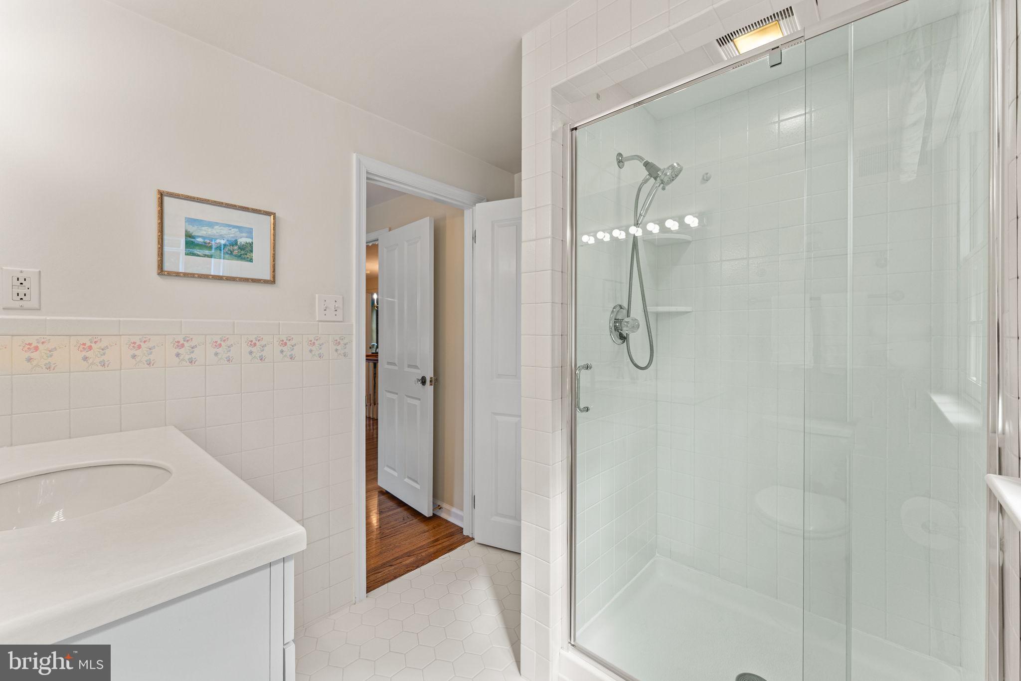 BLUE BELL GLENN - Residential