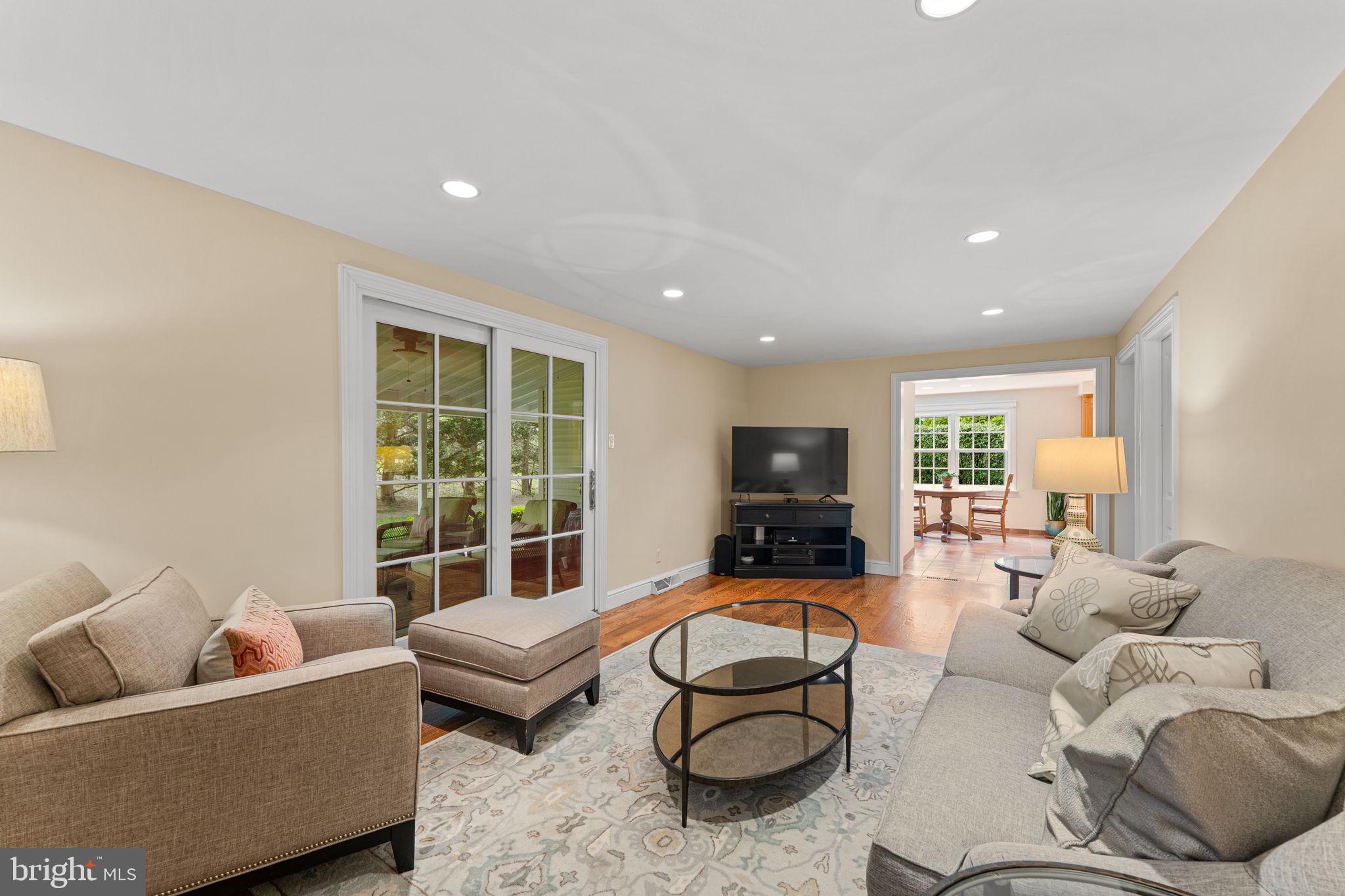 BLUE BELL GLENN - Residential