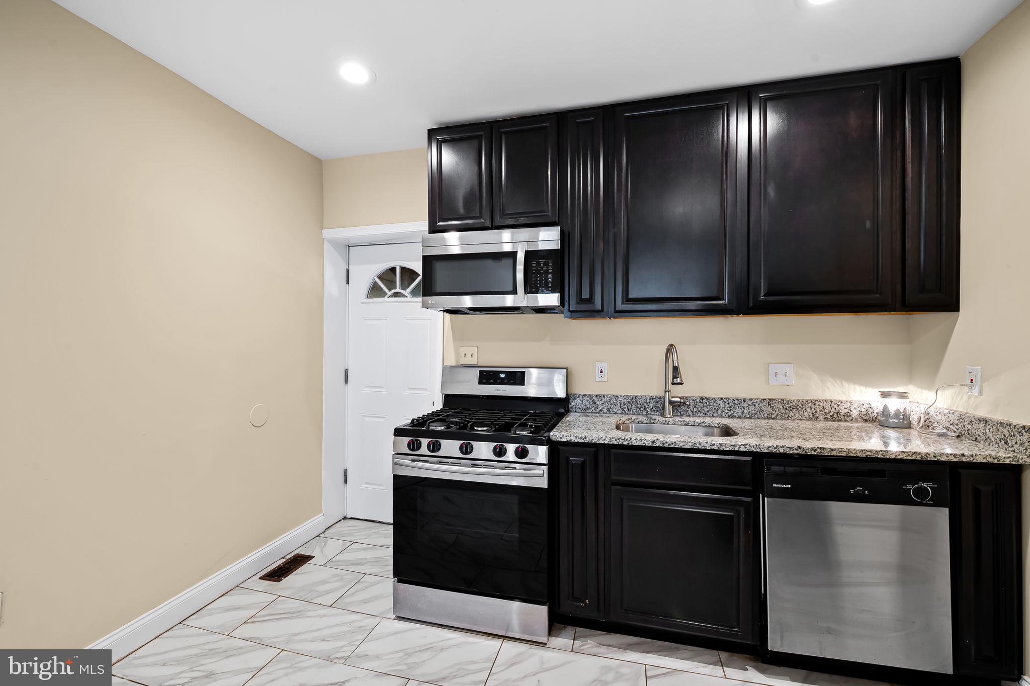 HIGHLANDTOWN - Residential