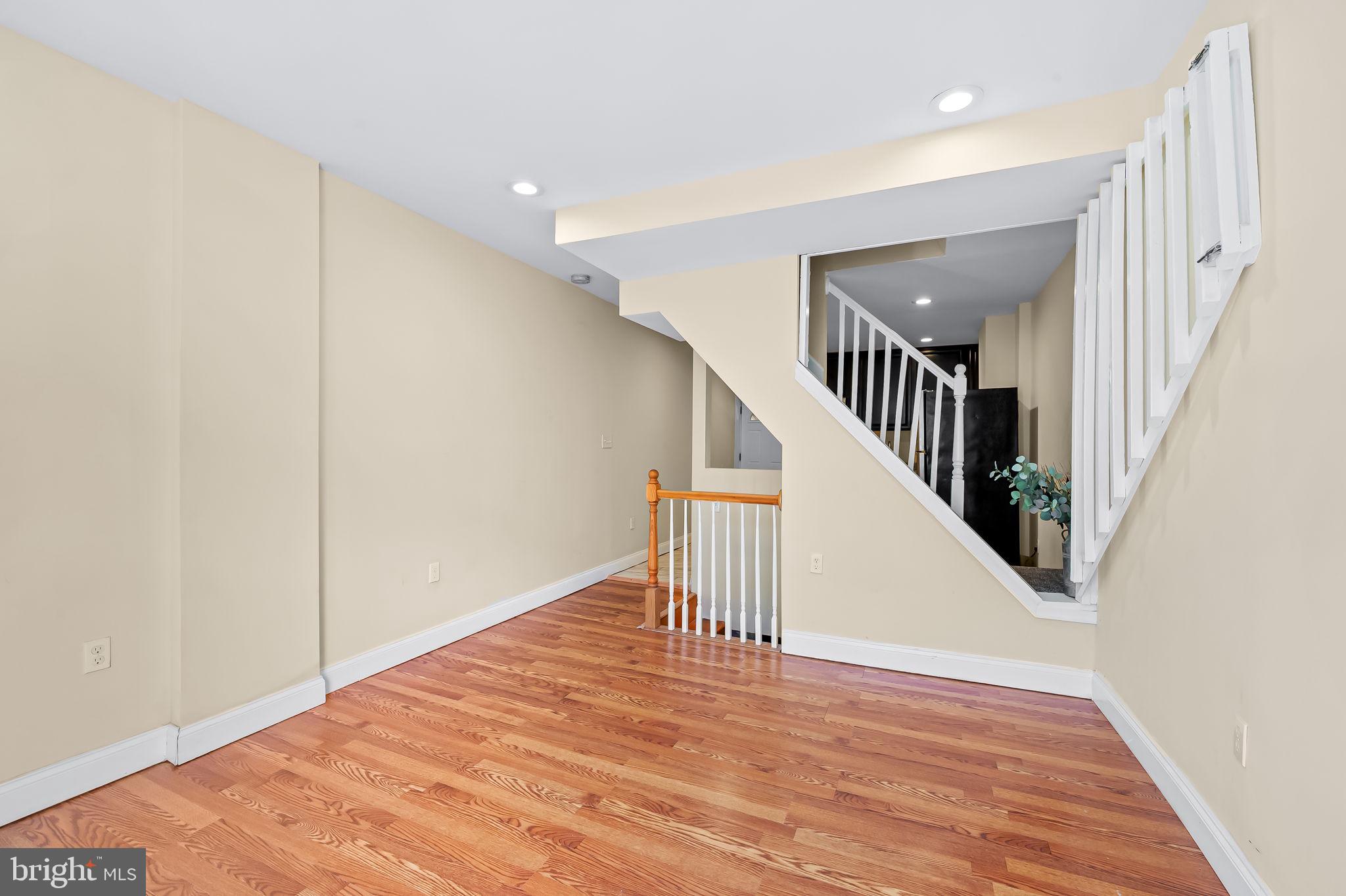 HIGHLANDTOWN - Residential