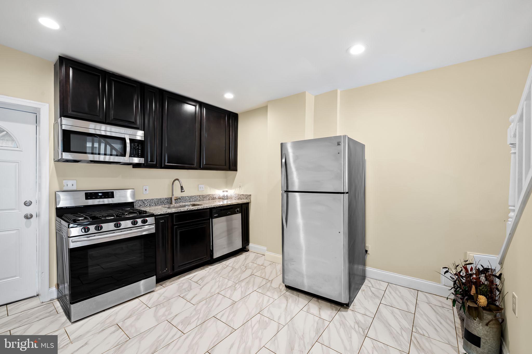 HIGHLANDTOWN - Residential