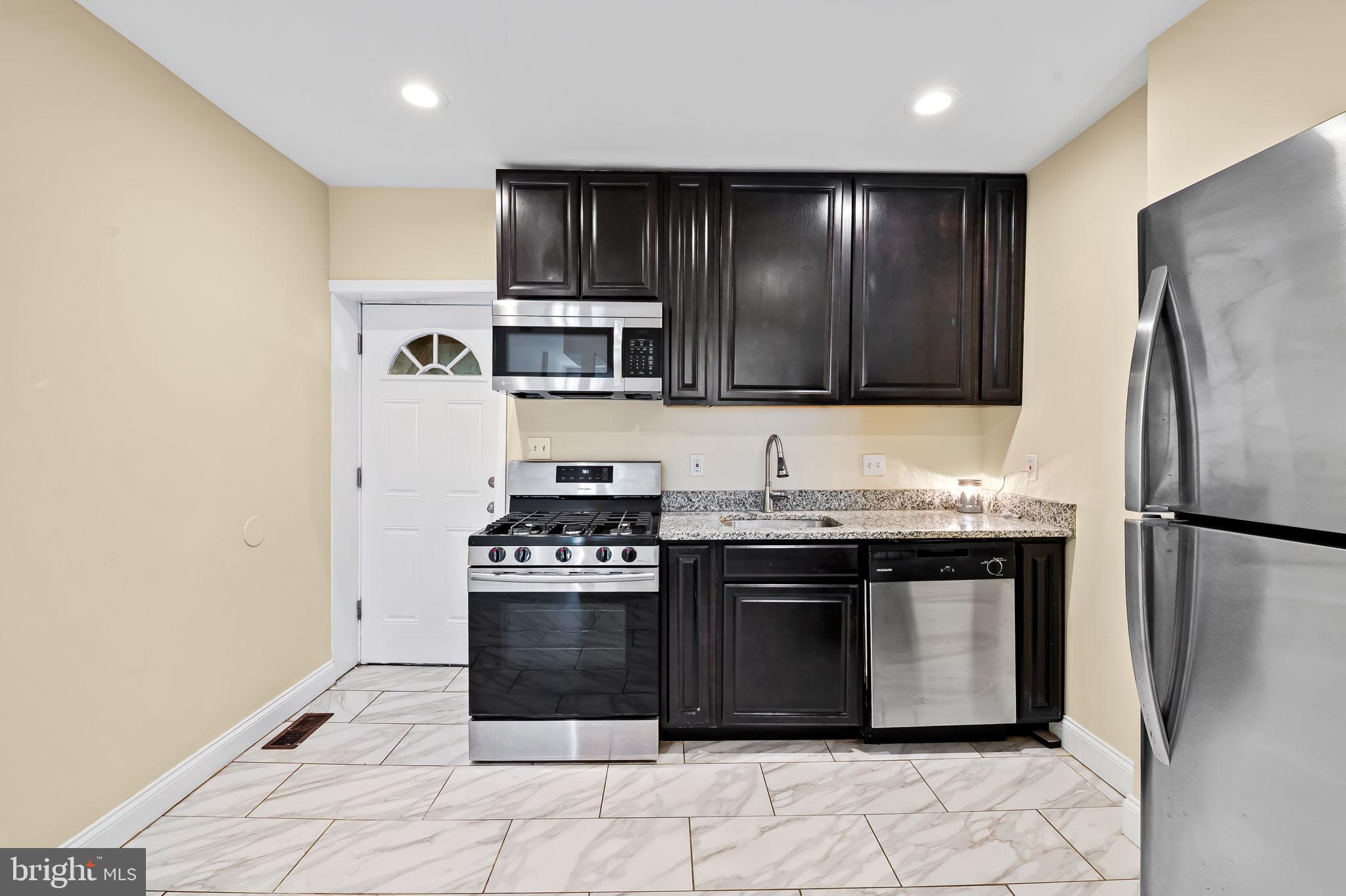 HIGHLANDTOWN - Residential