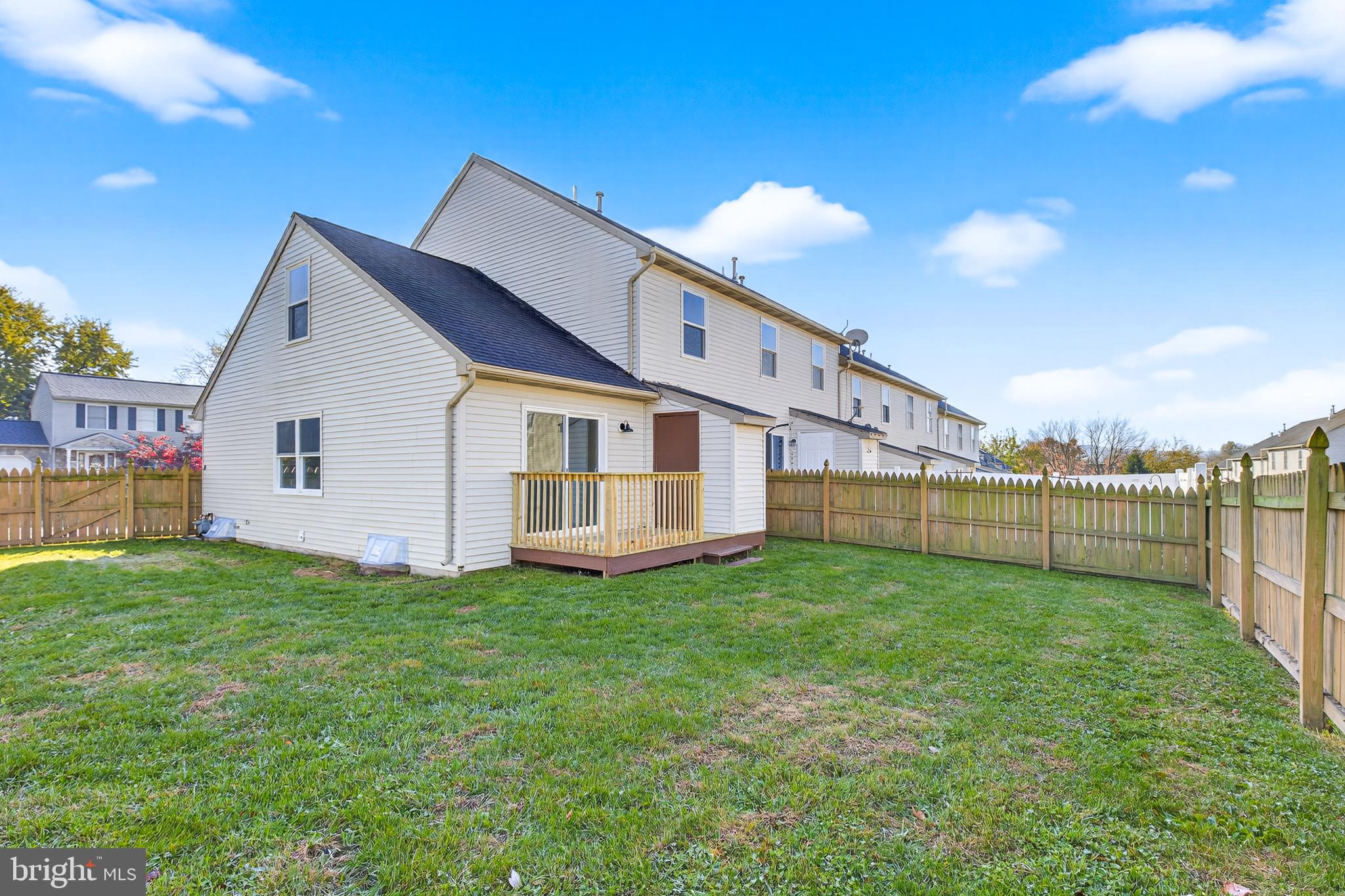 LONGWOOD SQUARE - Residential