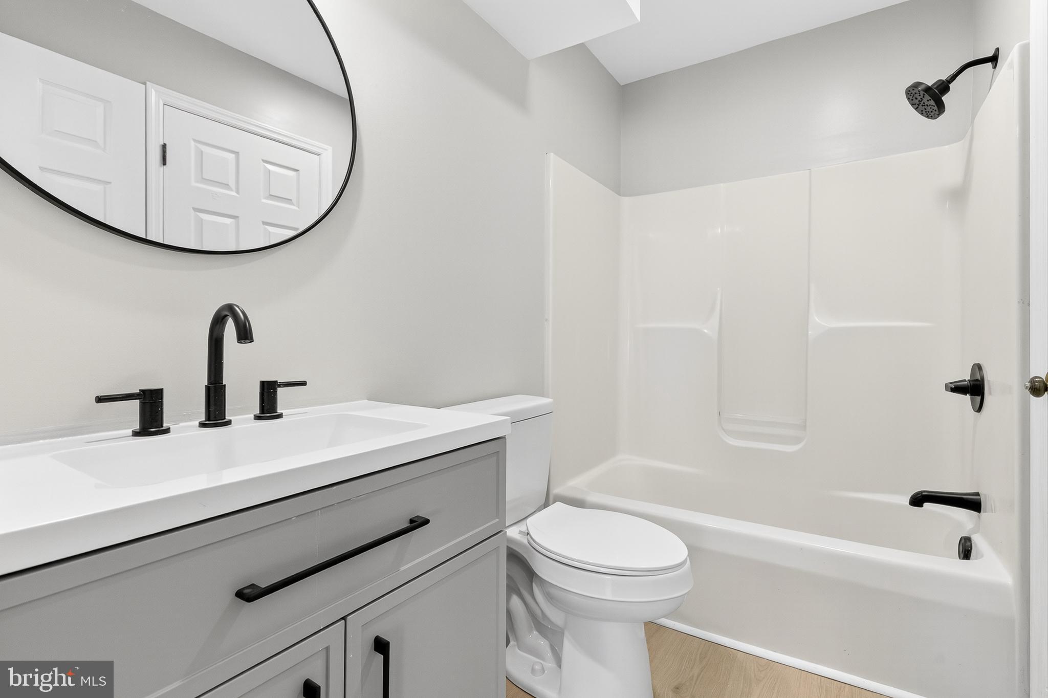 LONGWOOD SQUARE - Residential