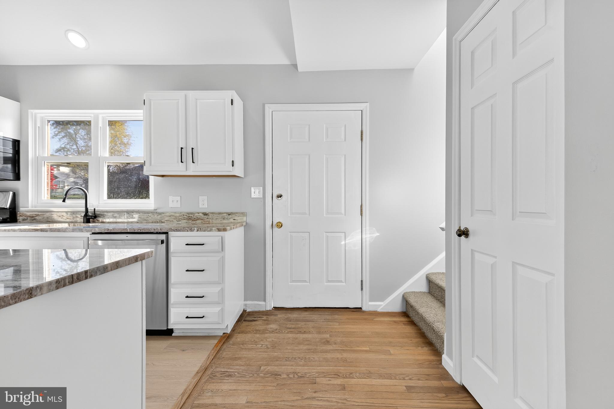 LONGWOOD SQUARE - Residential