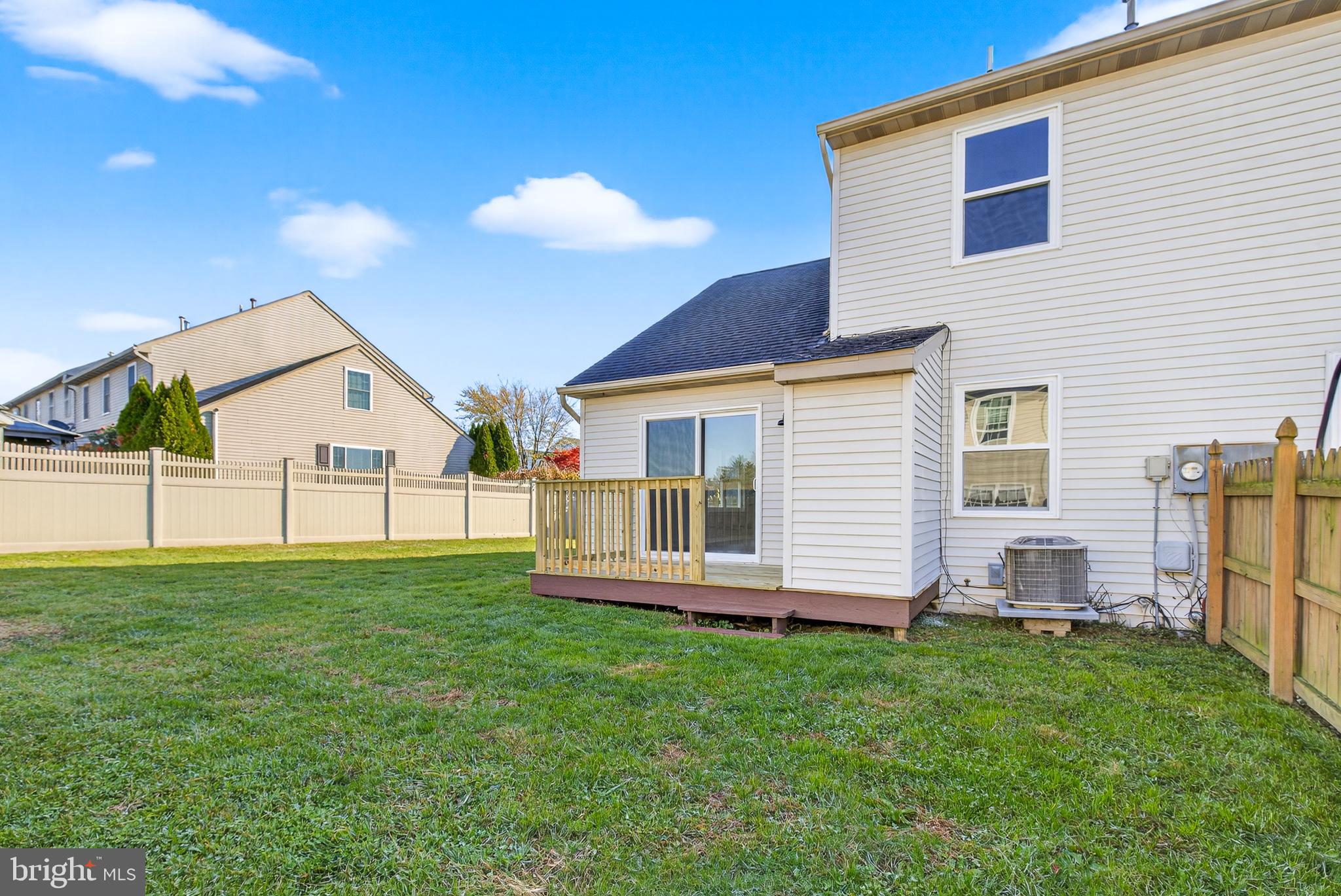 LONGWOOD SQUARE - Residential