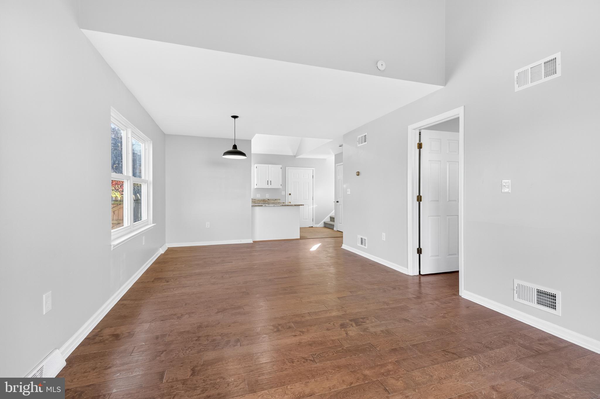 LONGWOOD SQUARE - Residential