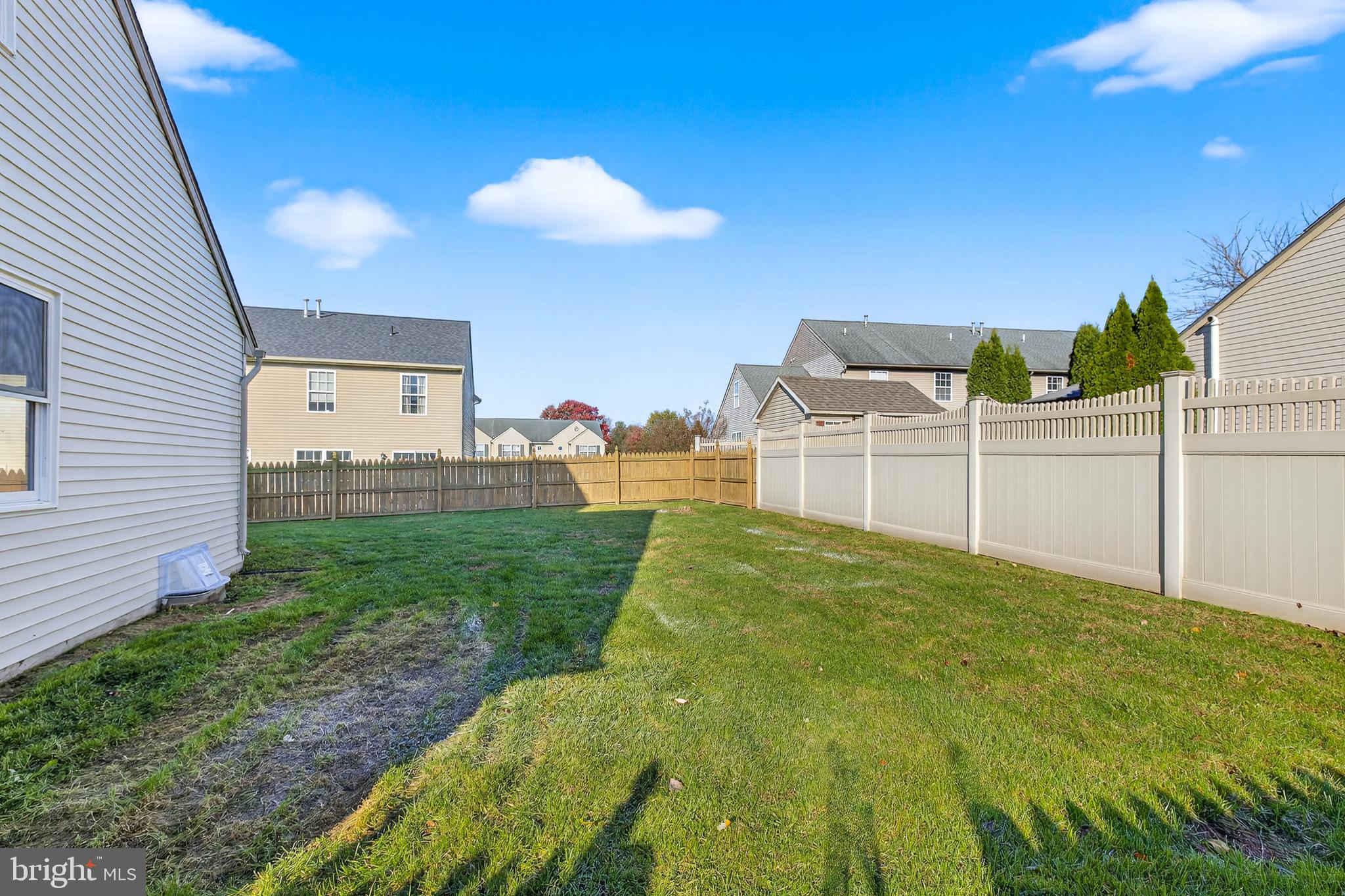 LONGWOOD SQUARE - Residential