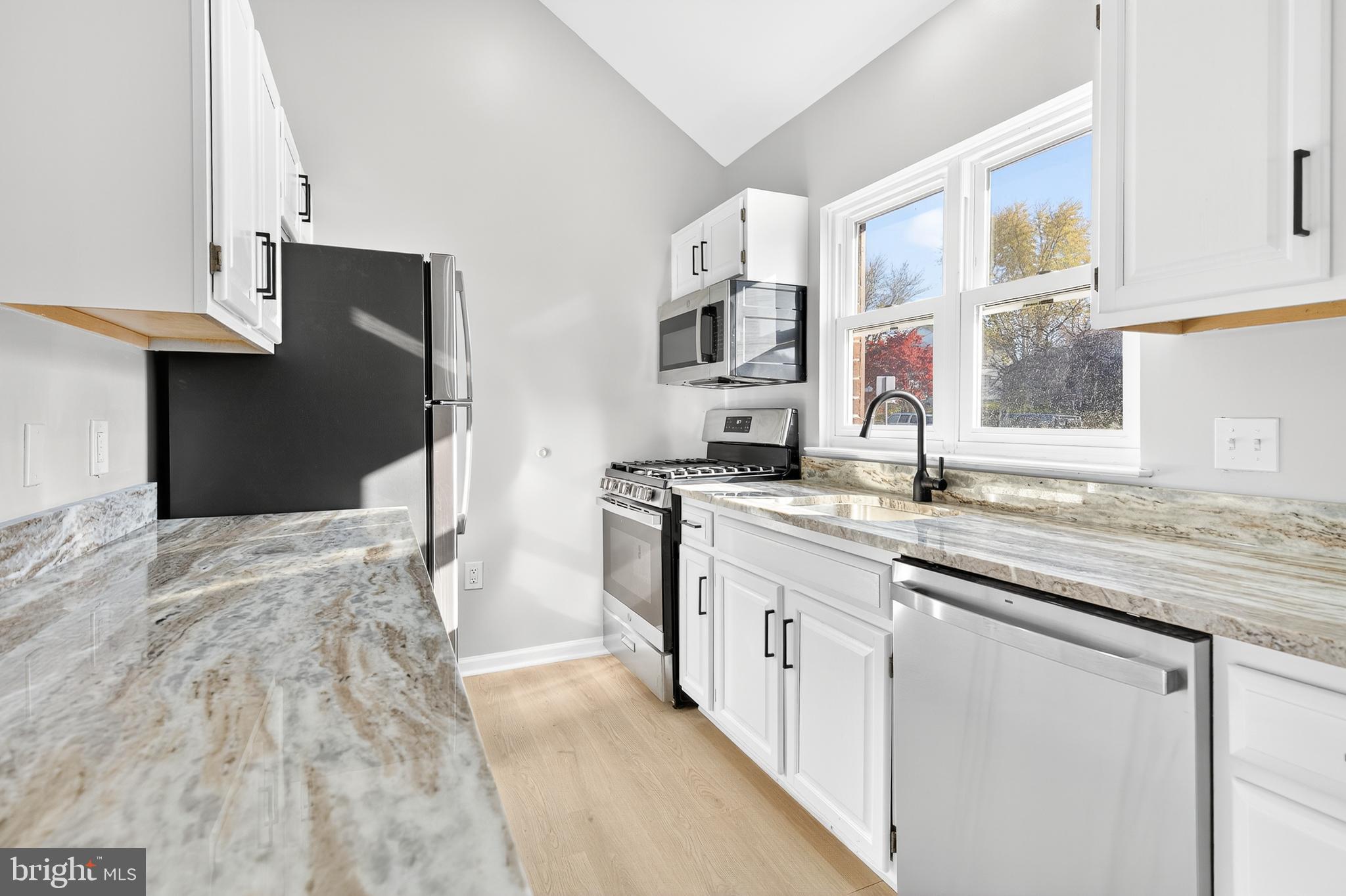 LONGWOOD SQUARE - Residential