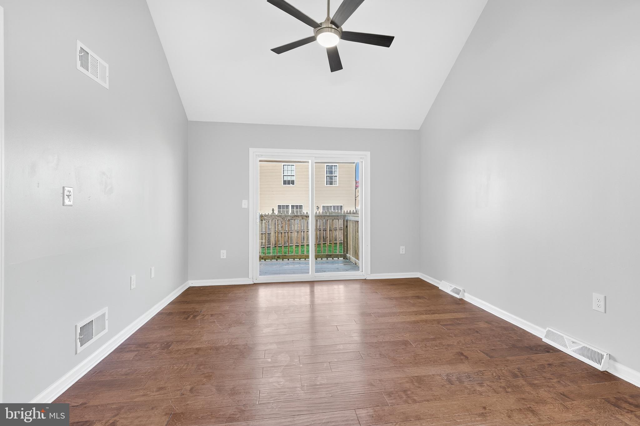 LONGWOOD SQUARE - Residential