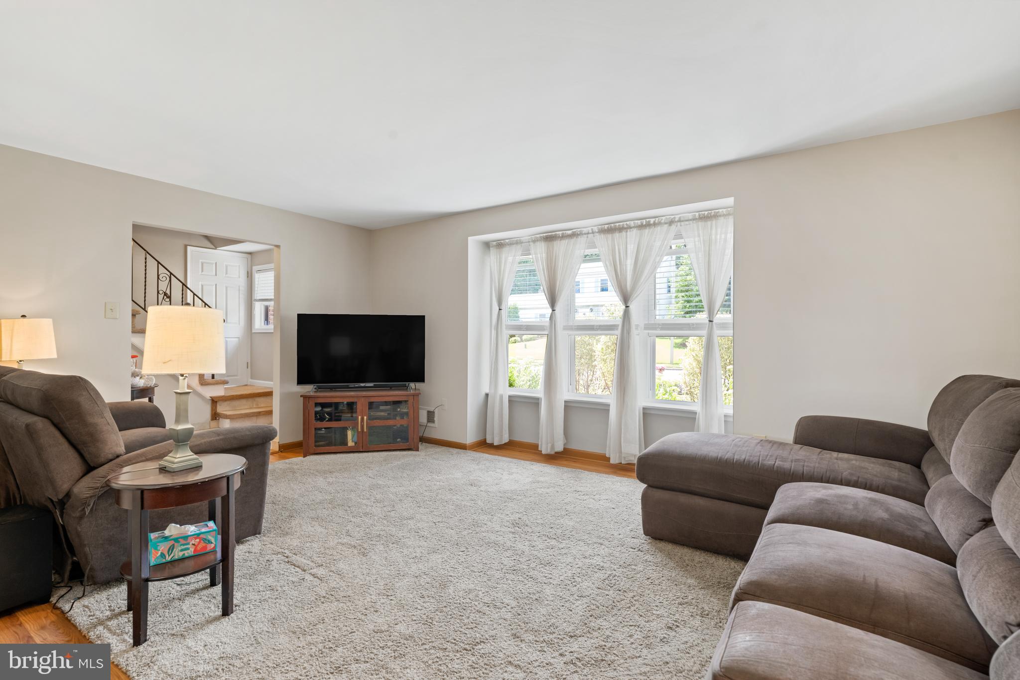 28 LORETTA BOULEVARD