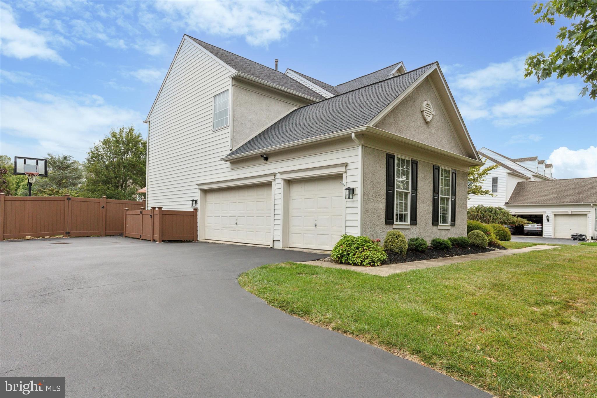 878 EMPRESS ROAD