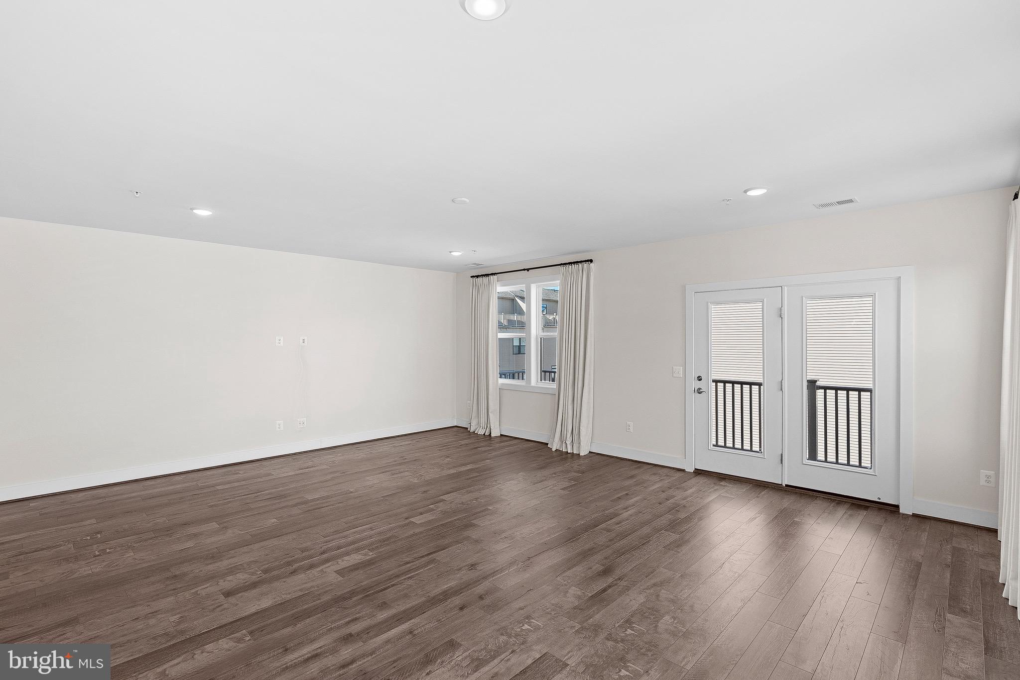 ONE LOUDOUN - Residential Lease