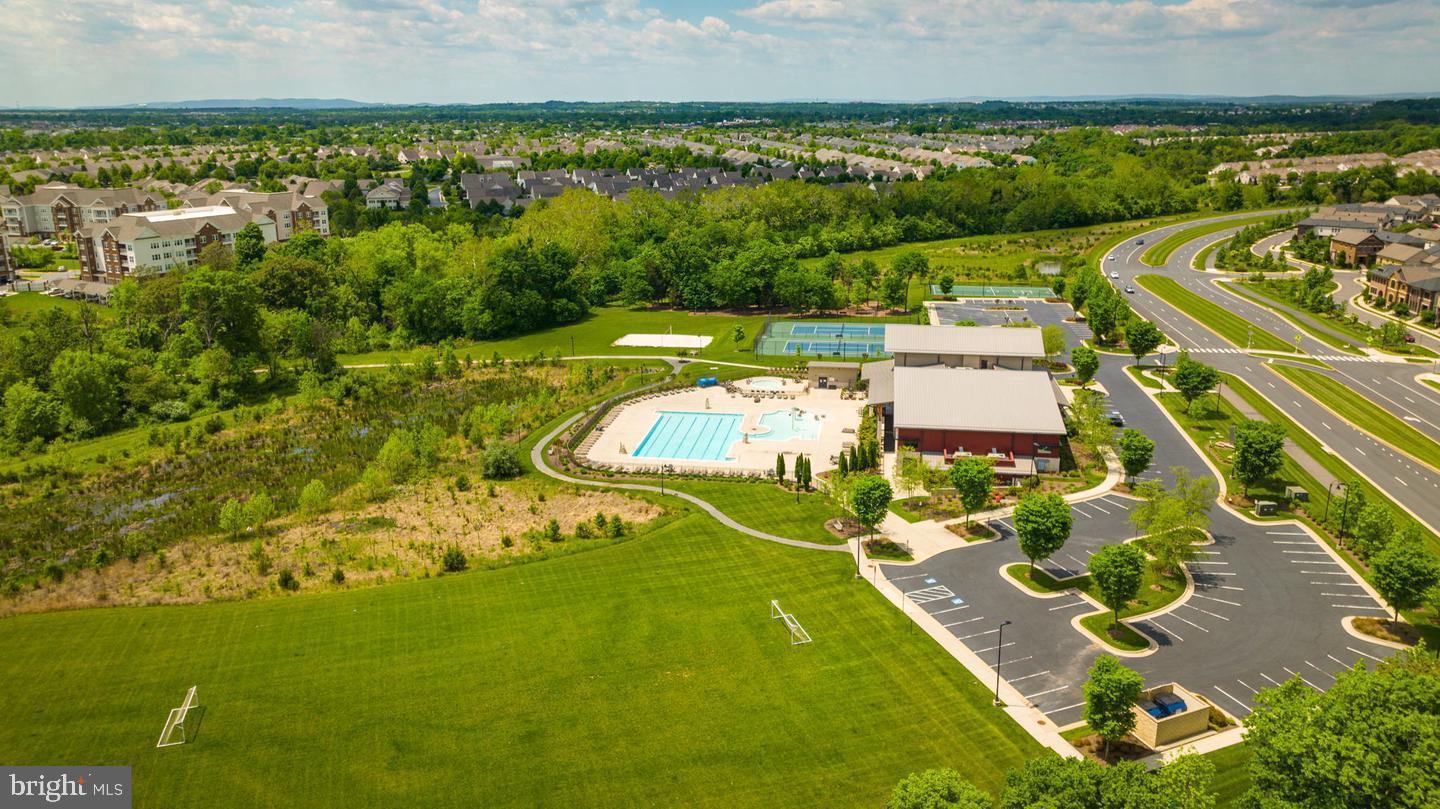 ONE LOUDOUN - Residential Lease