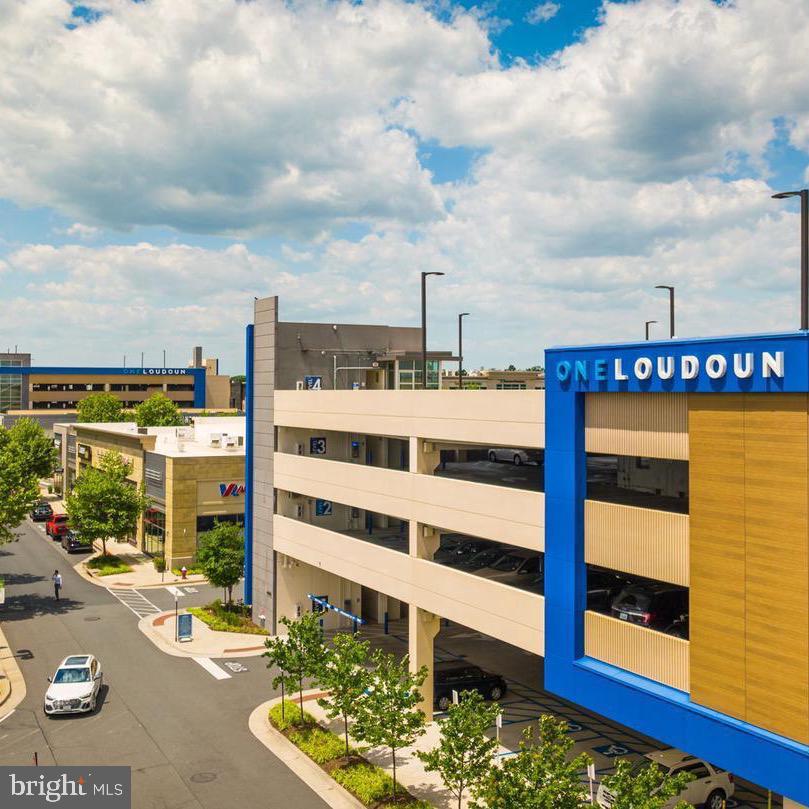 ONE LOUDOUN - Residential Lease