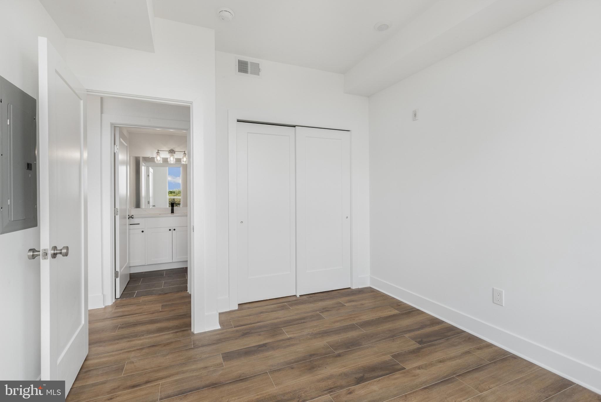 NORRIS SQUARE - Residential Lease