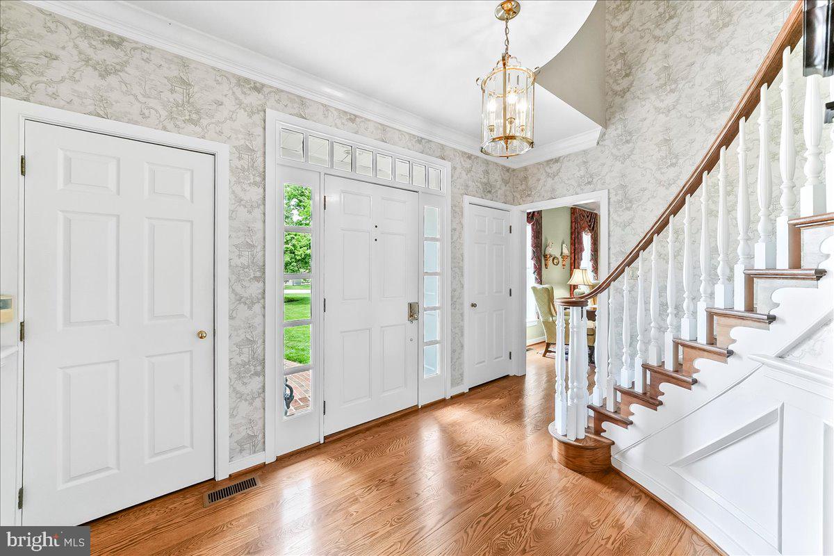 7 BOLINGBROKE RD