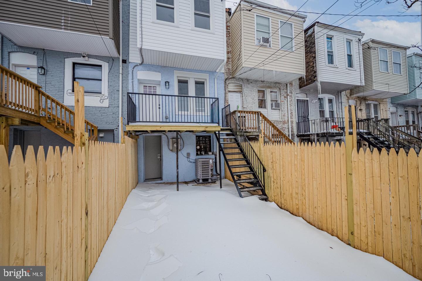 WESTPORT - Residential