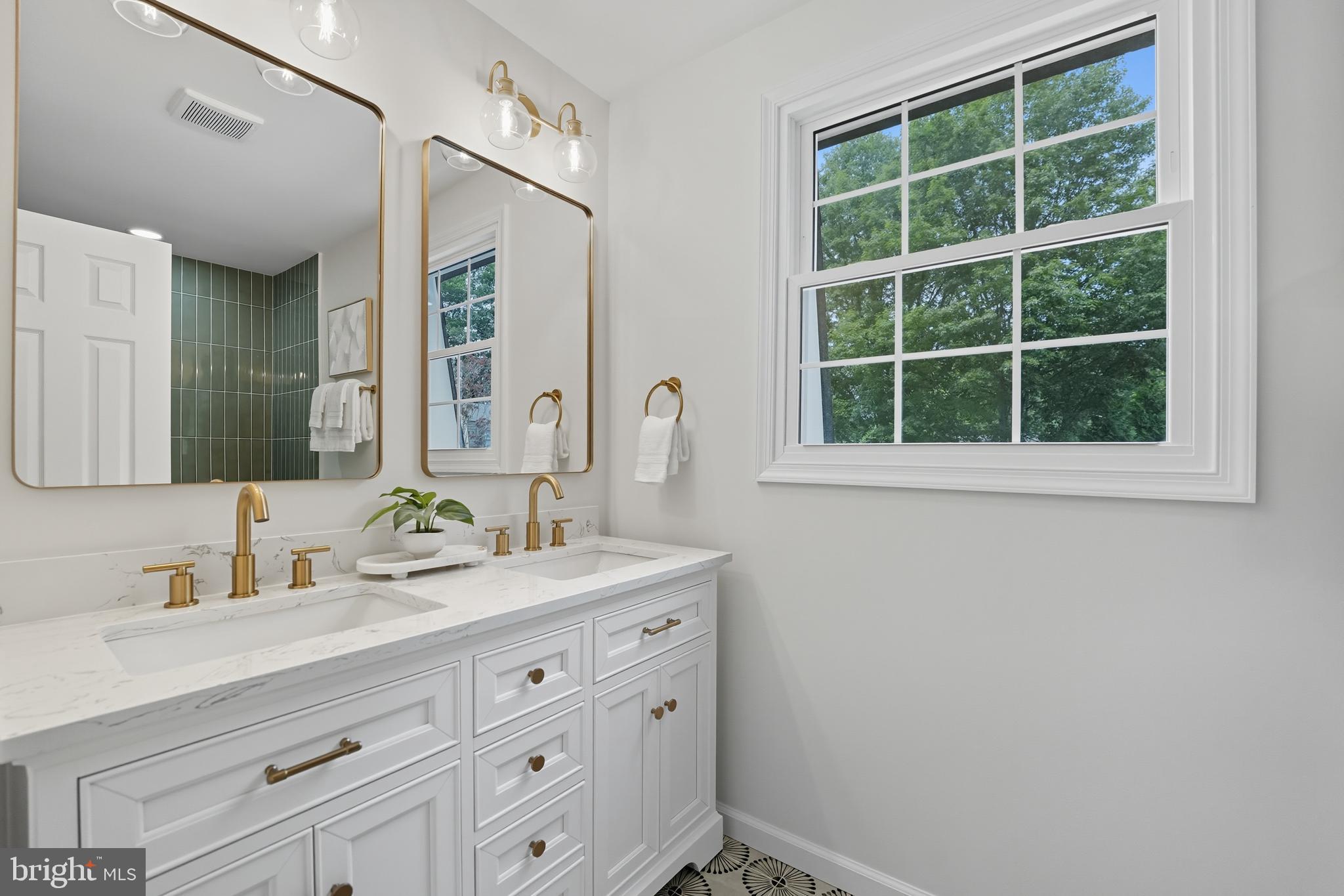 KINGS PARK WEST - Residential