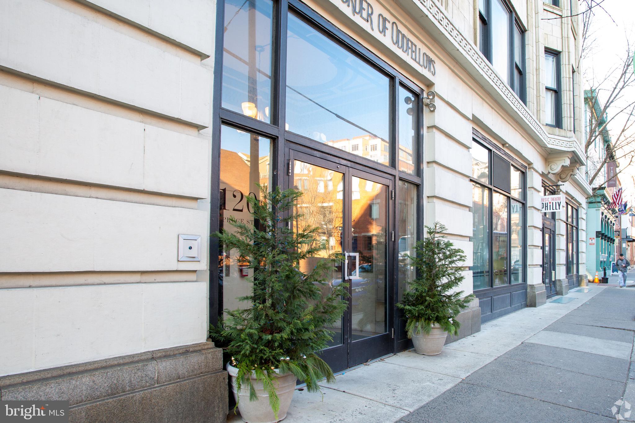 WASHINGTON SQ WEST - Commercial Lease