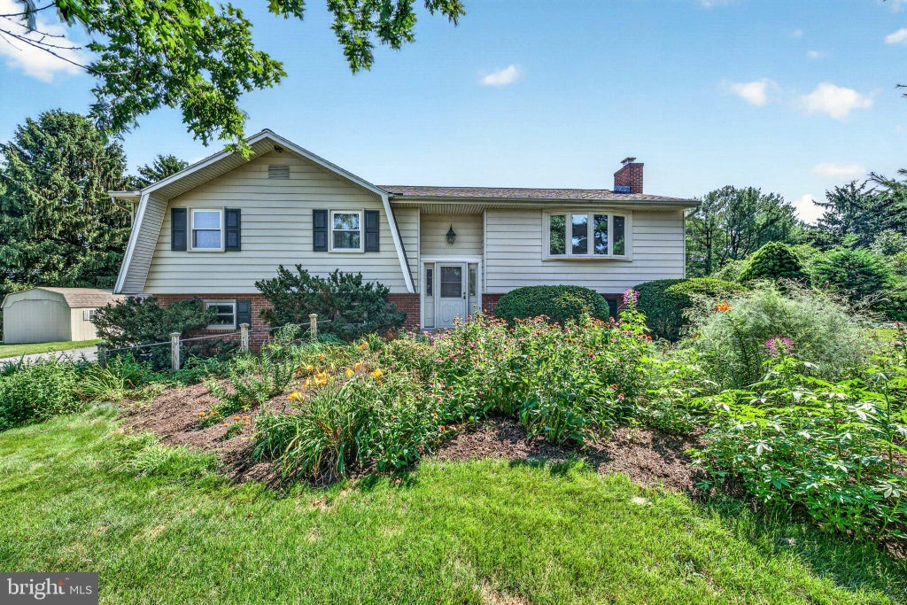 Photo of 1277 S Colebrook Road, MANHEIM, PA 17545 (MLS # PALA2091988)