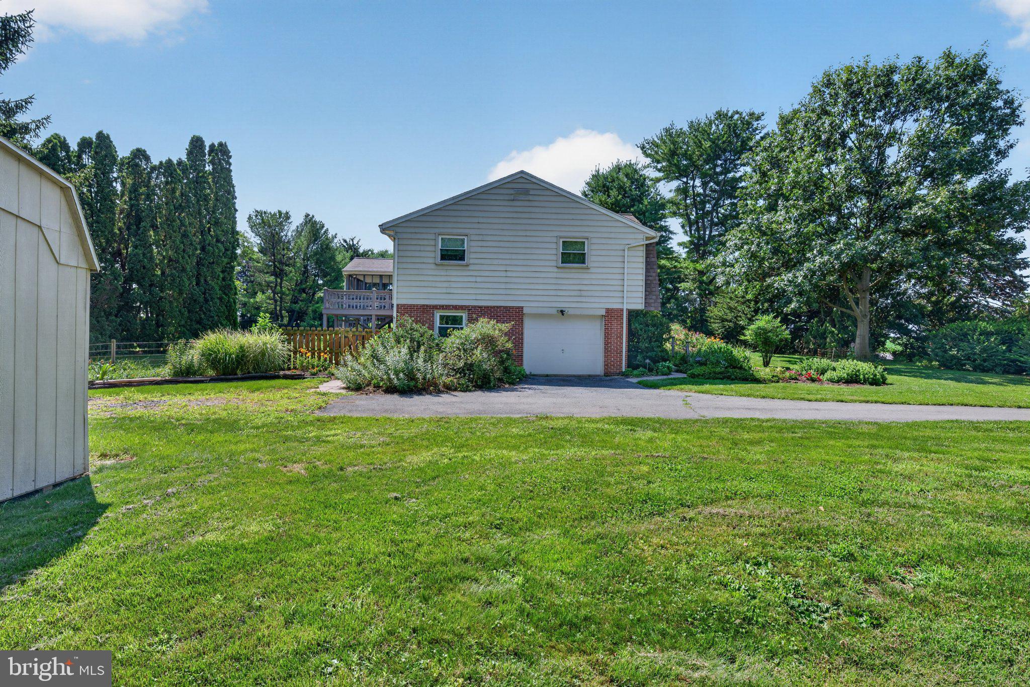 1277 S COLEBROOK ROAD