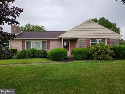 Photo of 60 S COLEBROOK RD, MANHEIM, PA 17545 (MLS # PALA2037096)