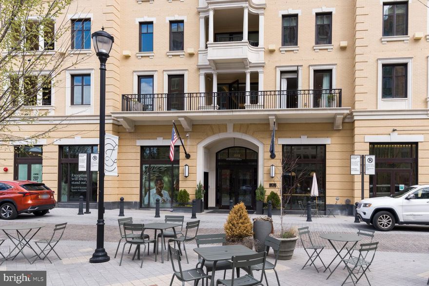 Everything you love about the 5-star Ritz Carlton, but you now get to call this home. Convenient to Crescent Trail, Purple Line, shopping and amenities. The building boasts full concierge service with gyms, catering kitchen, multiple party rooms, outdoor space with grills and fire pits. A perfect pied-a-terre awaits you.
Can be rented furnished or unfurnished. Flexible Lease Terms. Available Immediately. Minimum Credit Score 700. Minimum Income 3X Monthly Rent. PET FRIENDLY up to 2 pets