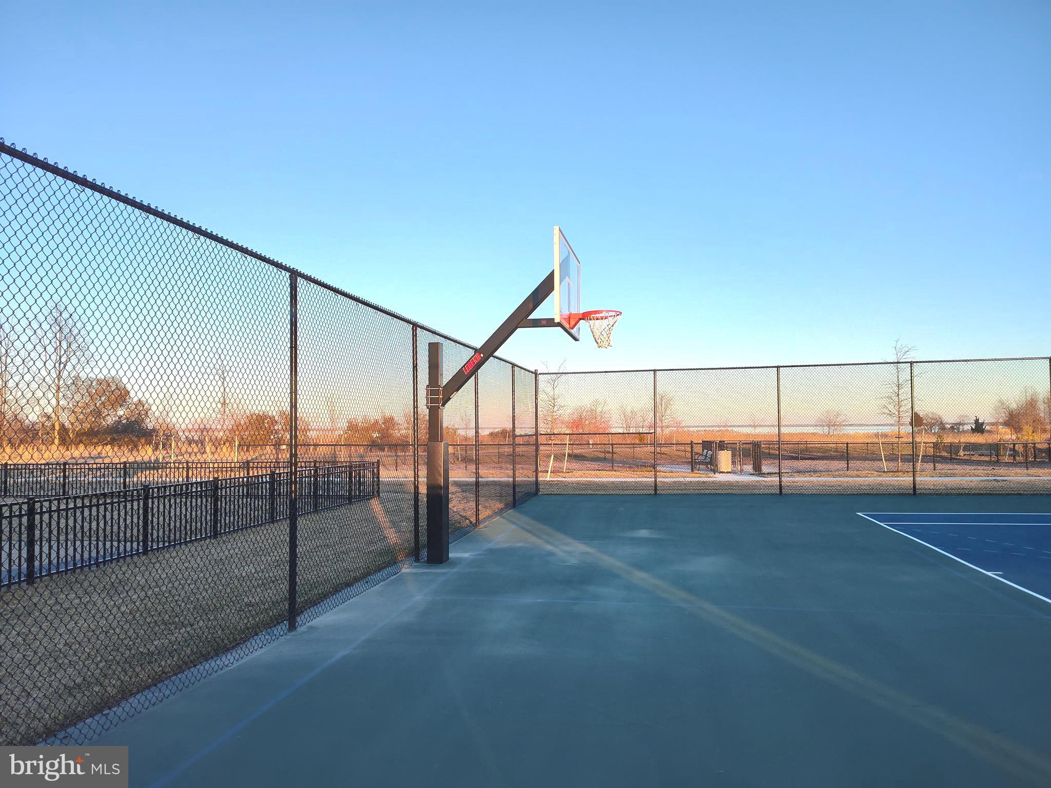 FOUR SEASONS AT KENT ISLAND - Residential