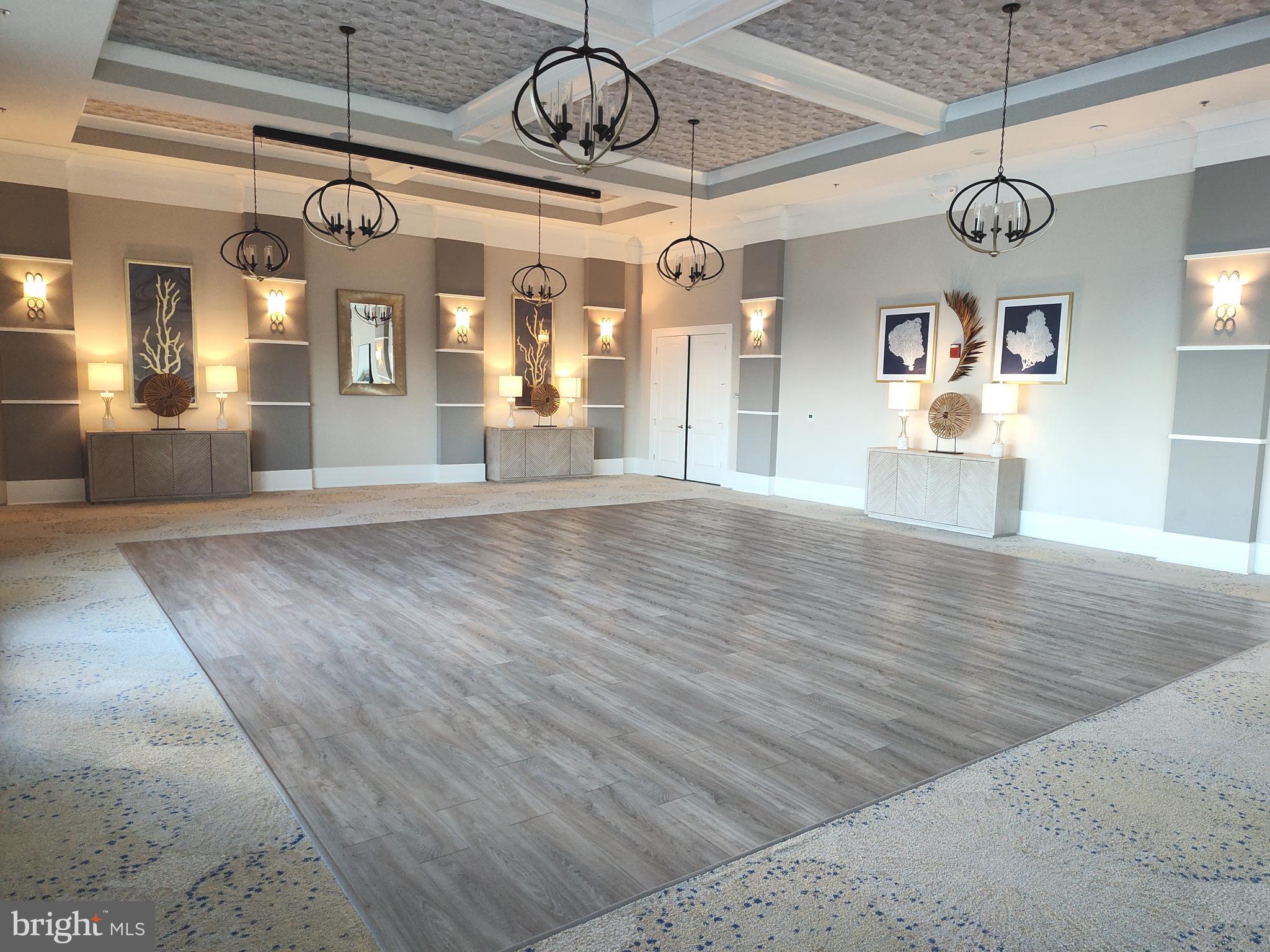 FOUR SEASONS AT KENT ISLAND - Residential