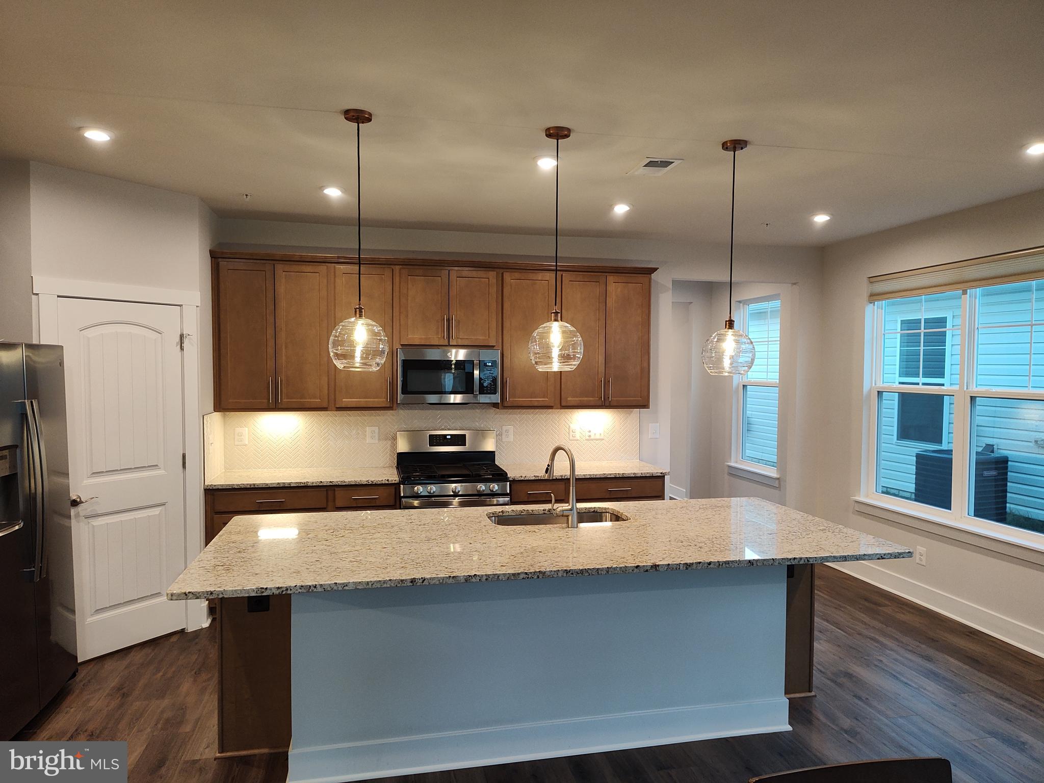 FOUR SEASONS AT KENT ISLAND - Residential