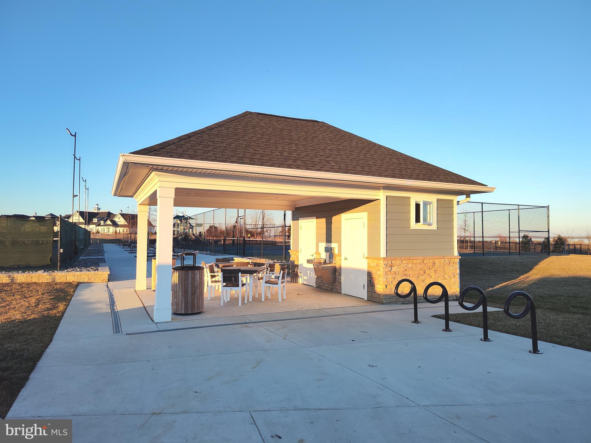 FOUR SEASONS AT KENT ISLAND - Residential