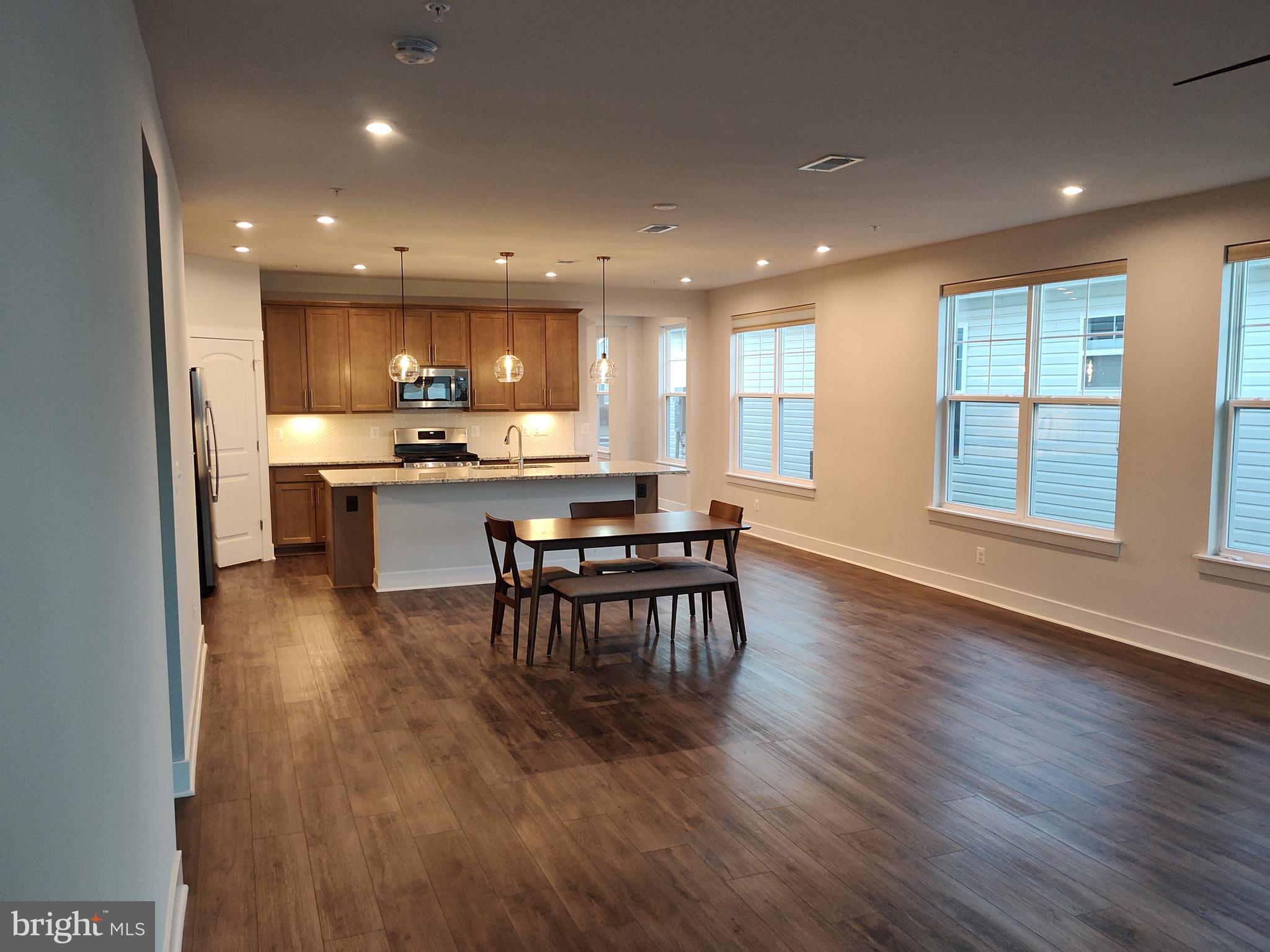 FOUR SEASONS AT KENT ISLAND - Residential