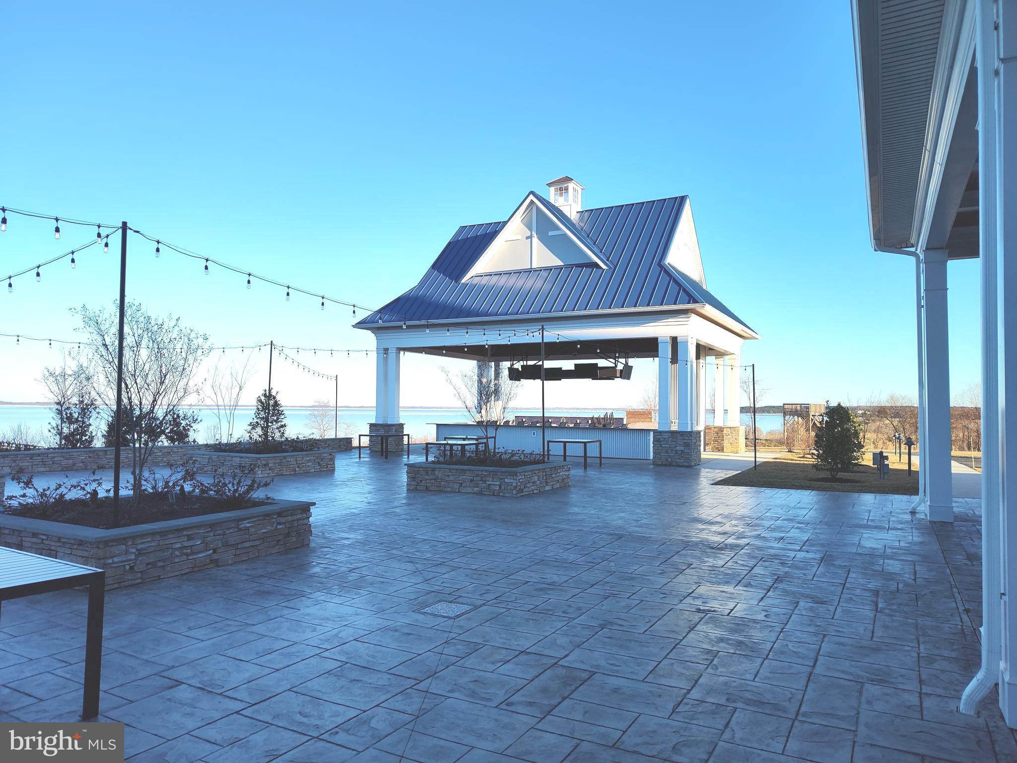 FOUR SEASONS AT KENT ISLAND - Residential