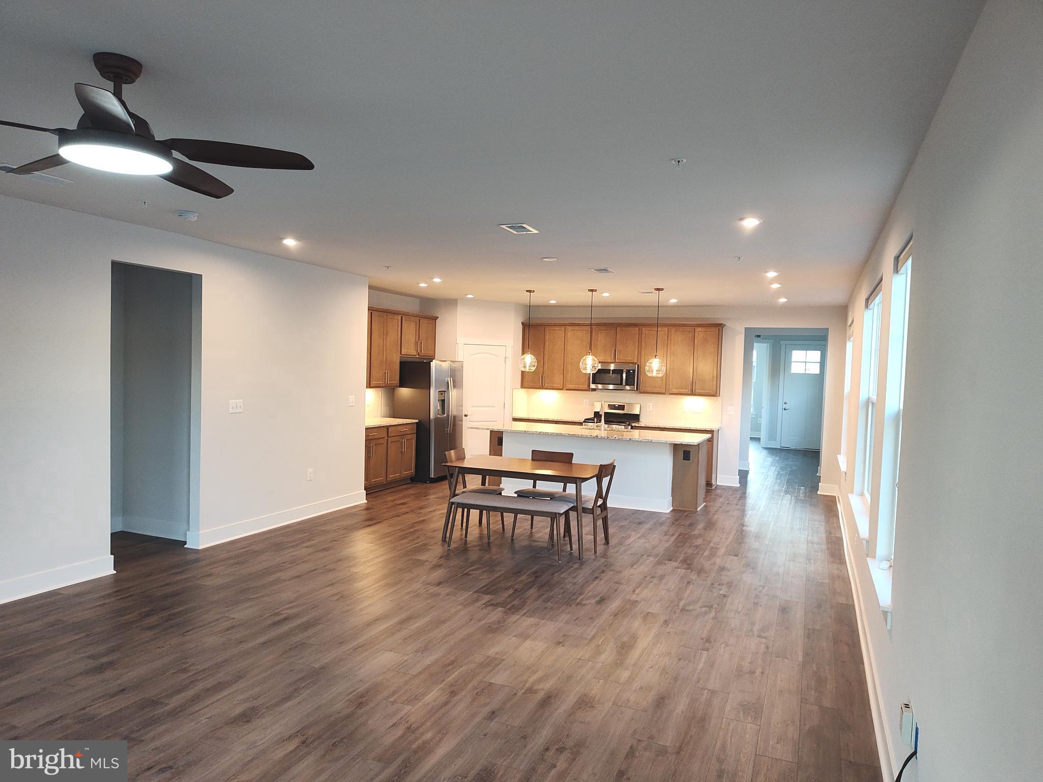 FOUR SEASONS AT KENT ISLAND - Residential