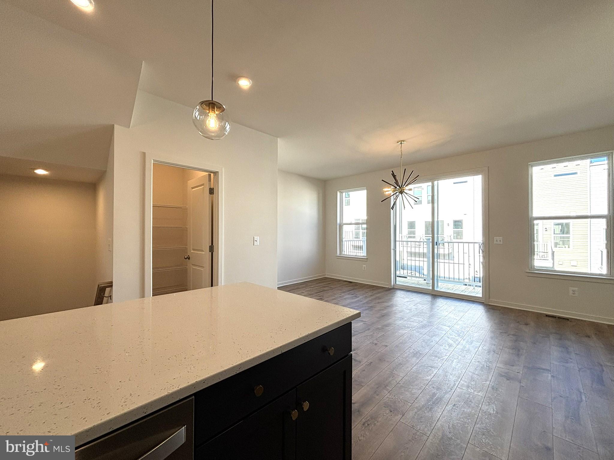 CASCADE LANDING - Residential