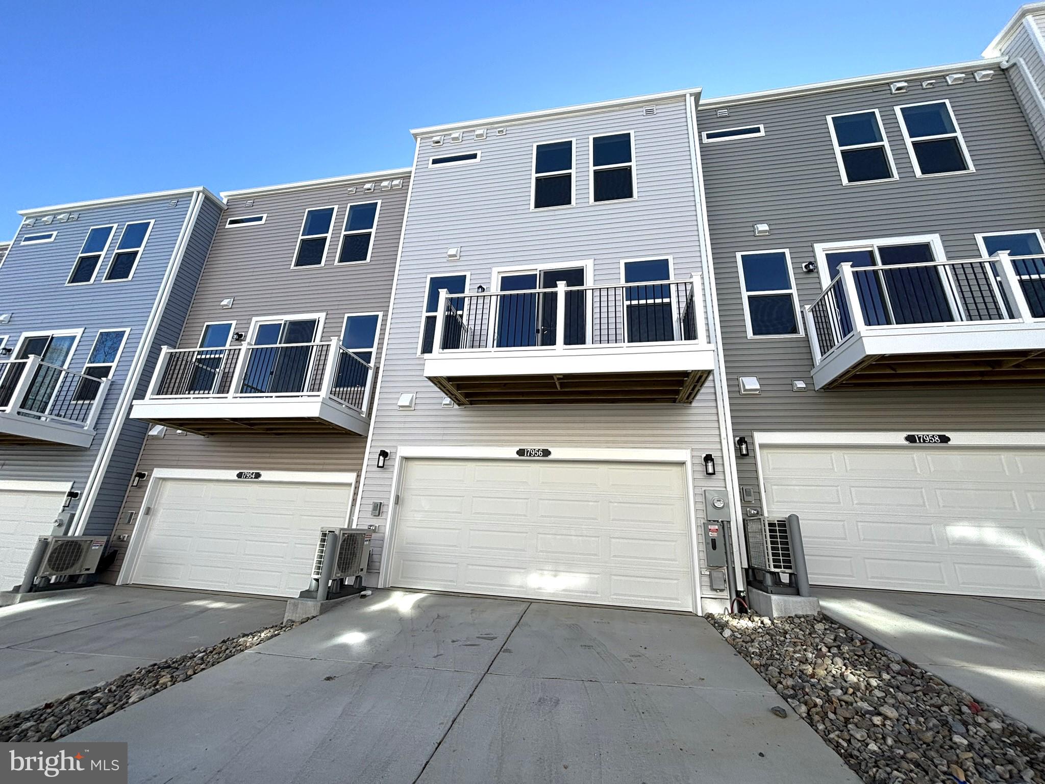 CASCADE LANDING - Residential