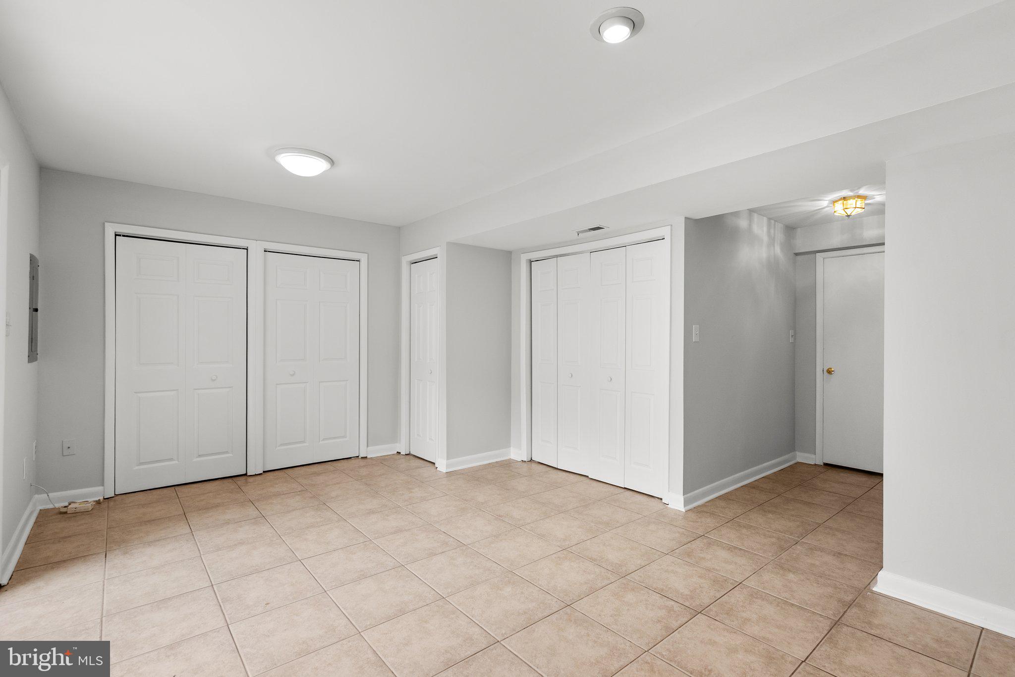 SENECA PARK - Residential