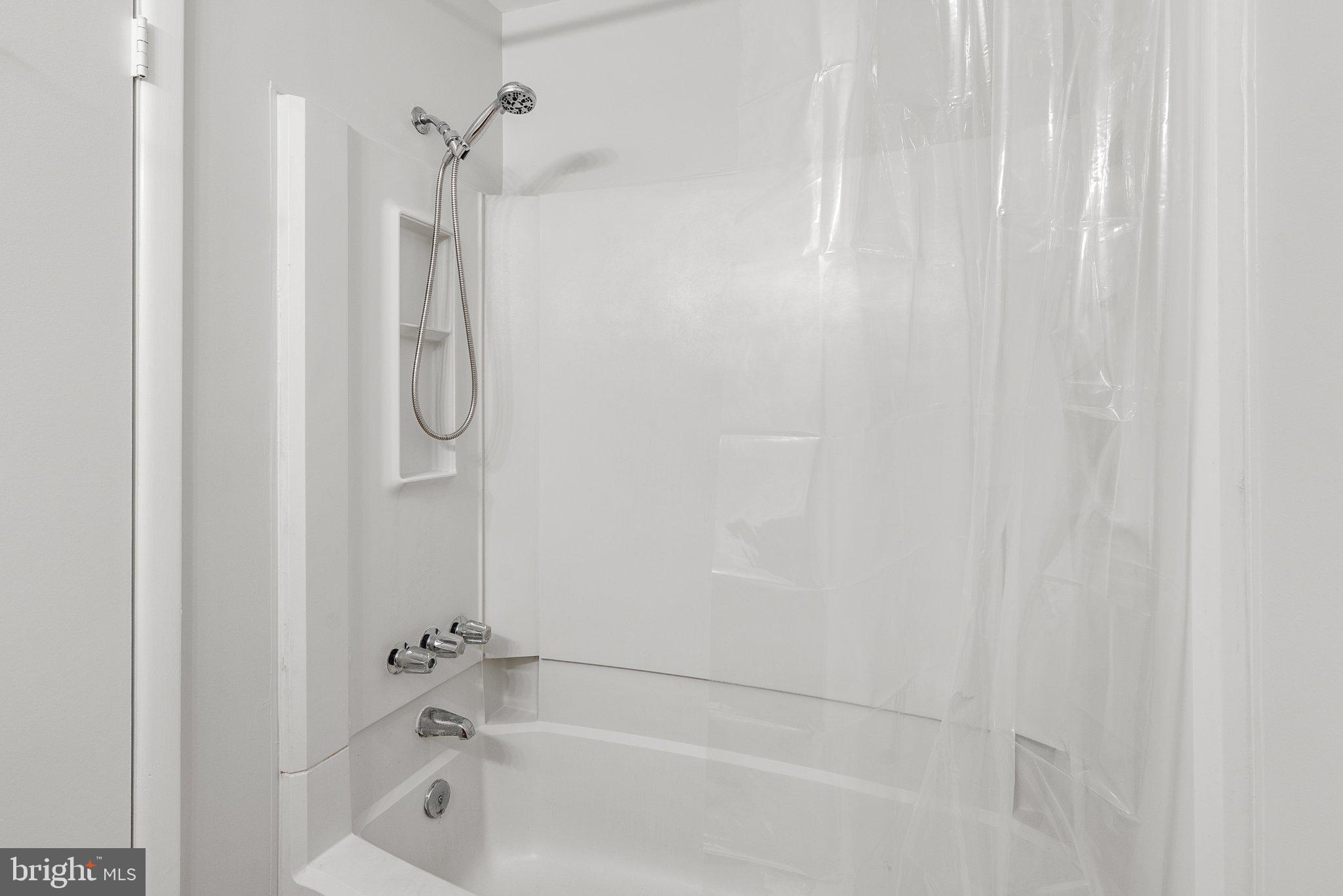 SENECA PARK - Residential