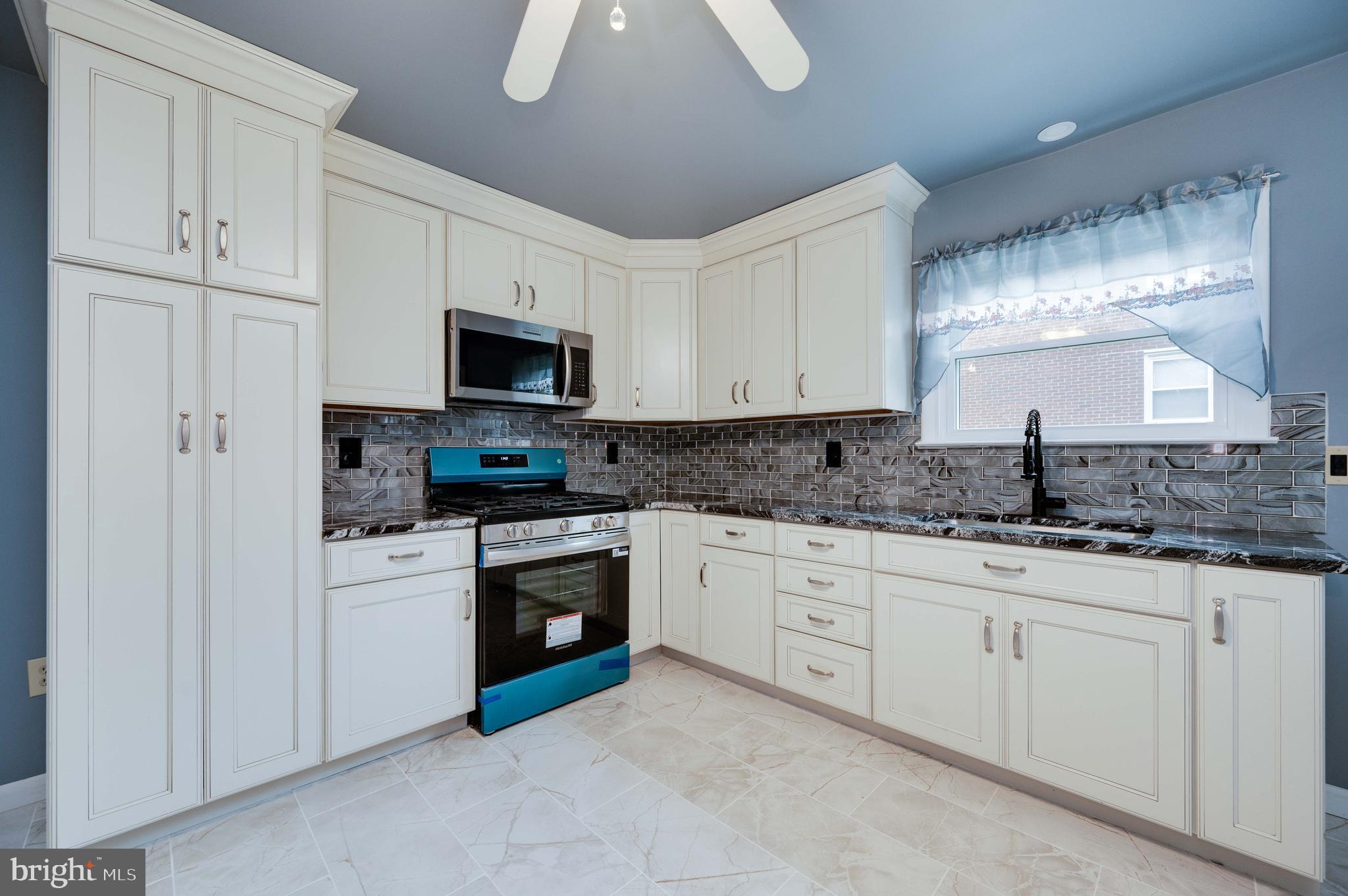 HYDE PARK - Residential