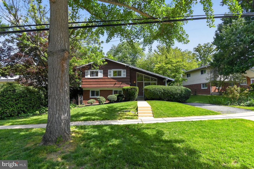 Welcome to this beautifully refreshed split-level home offering space, style, and functionality in a desirable Silver Spring location. Set on a generously sized lot with a fully fenced level backyard, this property delivers the perfect blend of indoor comfort and outdoor living.
Step inside to a stunning main level living room bathed in natural light, featuring abundant windows and a soaring vaulted ceiling that creates an impressive and airy sense of space — the perfect setting for relaxing or entertaining guests.
Head down to the next level where you'll find an updated kitchen with stainless steel appliances — including a brand-new refrigerator — and abundant cabinetry, flowing seamlessly into a spacious dining area and comfortable family room. A convenient half bath and laundry room complete this level, making everyday living a breeze.
Upstairs, the bedroom level offers comfortable, private retreats with freshly refinished hardwood floors, ample closet space, and a full bath. Combined with the fresh paint throughout the entire home, every room feels clean, bright, and truly move-in ready.
The unfinished lower level provides flexible additional space perfect for storage, a home office, family room, or guest area — ready for you to make it your own.
Outside, enjoy a private, fully fenced level backyard with a storage shed, ideal for gatherings, gardening, or weekend projects. The driveway provides convenient off-street parking, and the classic brick and siding exterior adds lasting curb appeal.
Conveniently located near shopping, dining, commuter routes, and local parks, this home offers accessibility, value, and the peace of mind that comes with a property that has been thoughtfully cared for and updated. Don't miss this one!